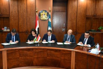 زواتي توقع اتفاق استيراد 10% من احتياجات توليد الكهرباء من الغاز المصري