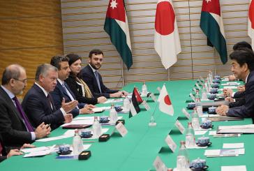 الملك ورئيس الوزراء الياباني يؤكدان أهمية الارتقاء بالتعاون بين البلدين وتعزيز الشراكة الاستراتيجية بينهما