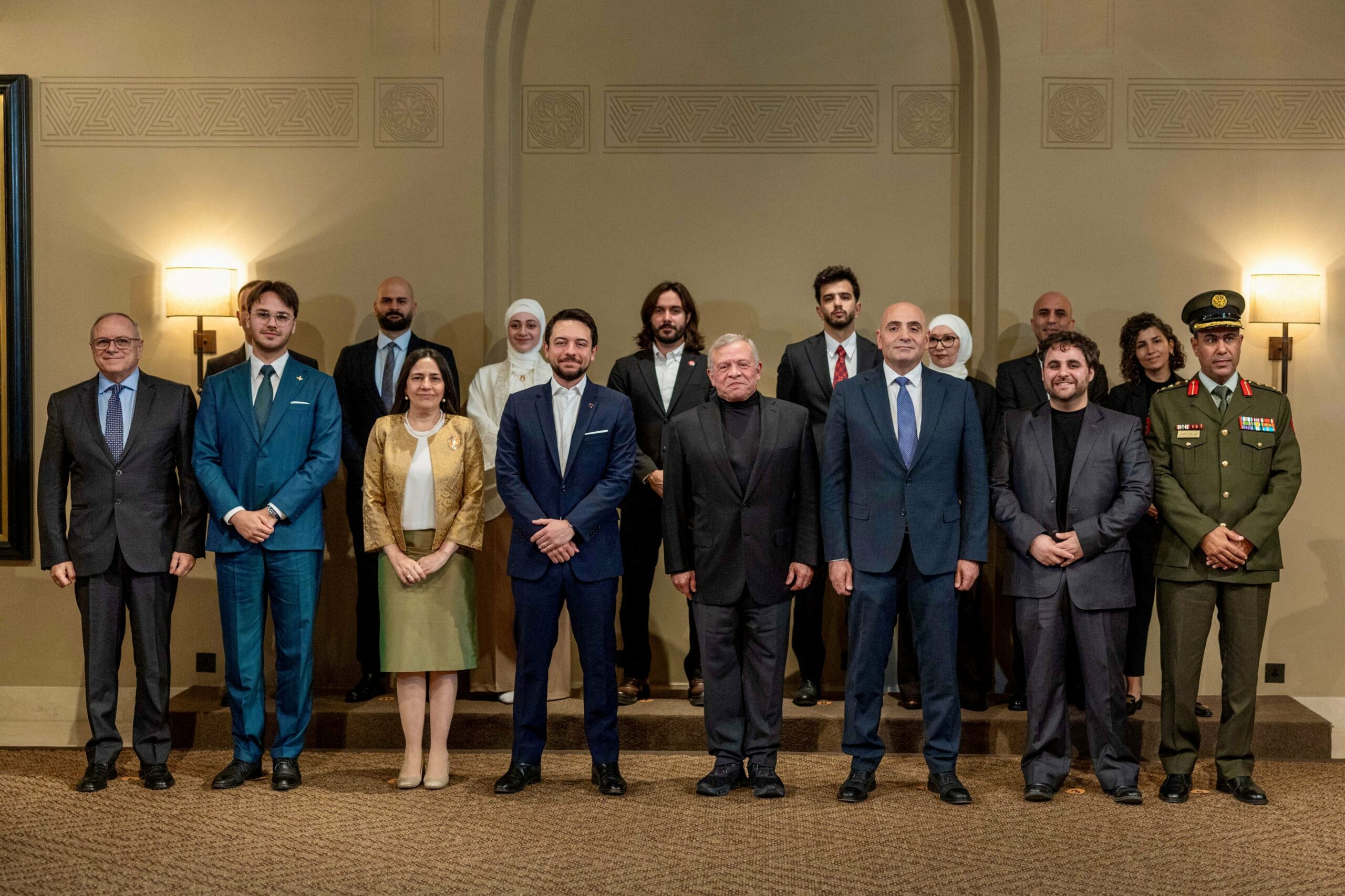 الملك يلتقي فريق الجناح الأردني في إكسبو 2025 أوساكا