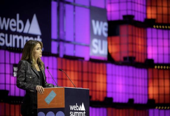 الملكة رانيا تشارك بقمة الويب 2022 في البرتغال